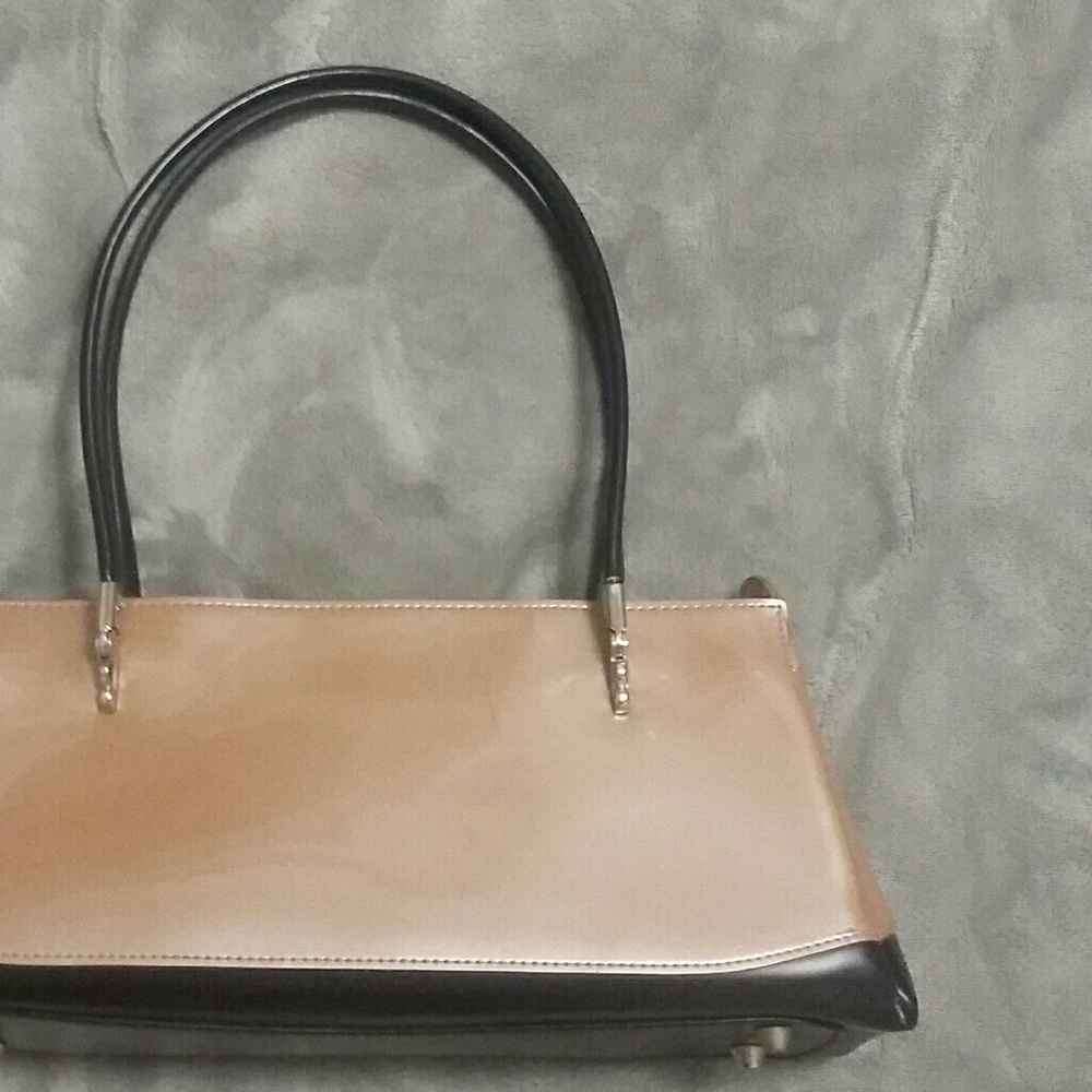 A Beijo purse
